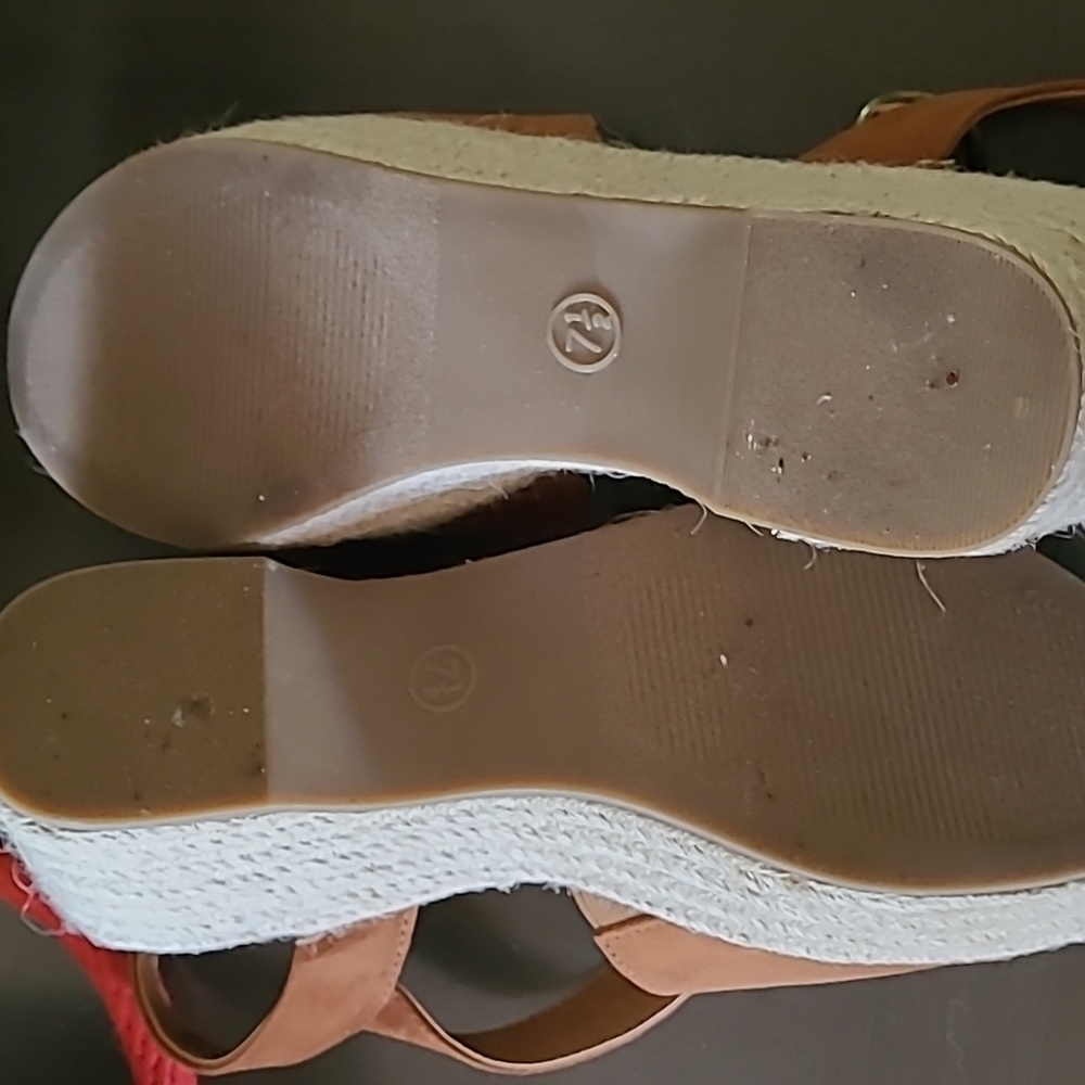 universal threads wedges - Picture 2 of 2